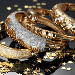Gold und Silberschmuck