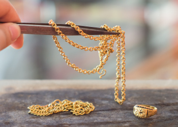 Grünfärbungen beim Schmuck, warum?